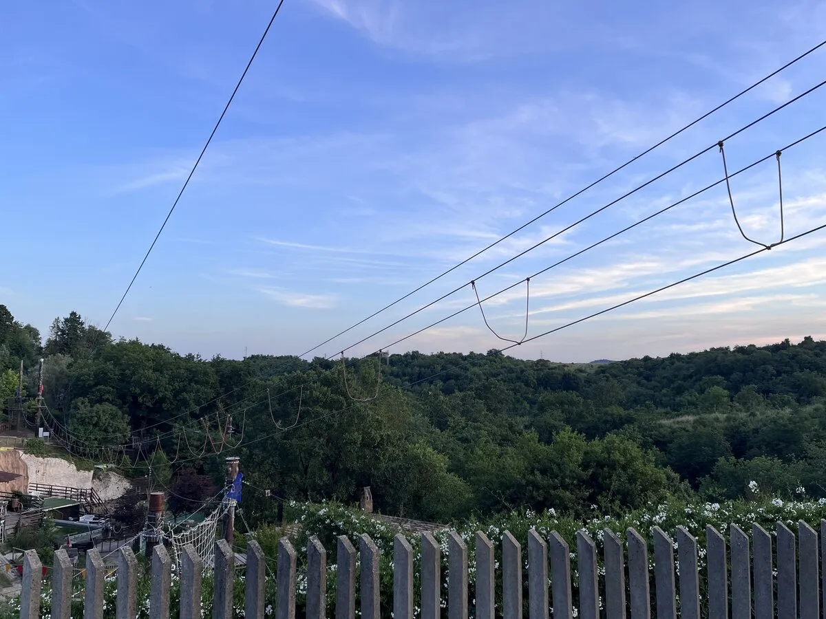 Percorso rosso zipline panoramica