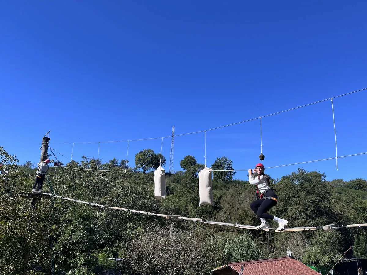 Percorsi avventura tra gli alberi al Villaggio Bushi